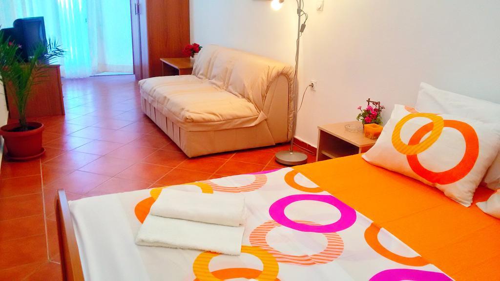 Pontino Apartments Улцин Екстериор снимка