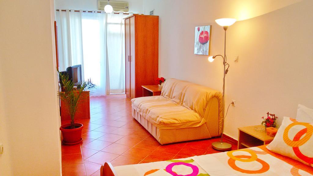 Pontino Apartments Улцин Екстериор снимка